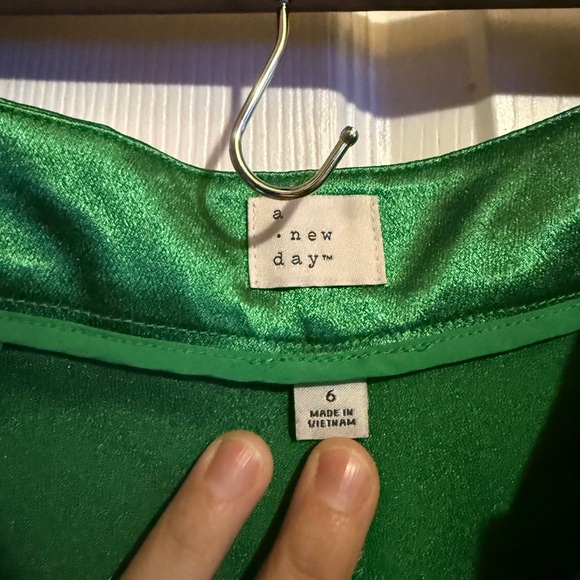 a new day Emerald Satin Wide-Leg Cargo Pants - Picture 11 of 12